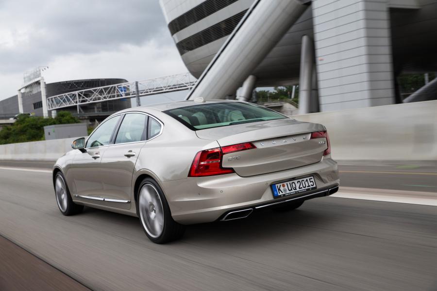  Volvo S90 D5 Inscription 2016 года  (фото 4 из 12)